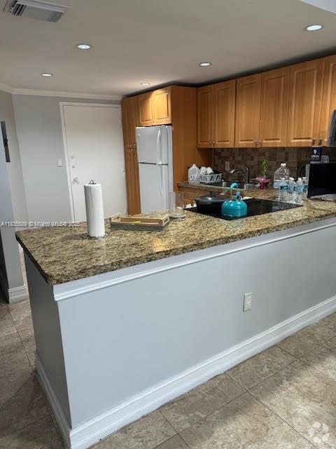 Building Photo - 1301 NE Miami Gardens Dr