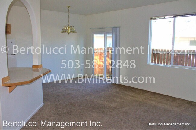 Foto del edificio - 3 br, 2 bath House - 4889 Saunter Loop NE