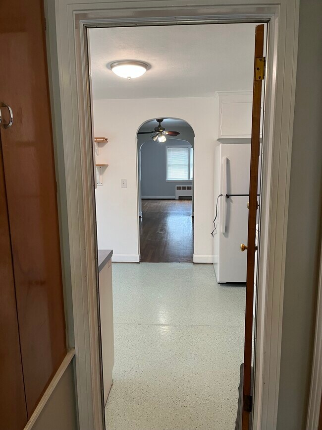 Foto del edificio - 47 Quaker Ln S