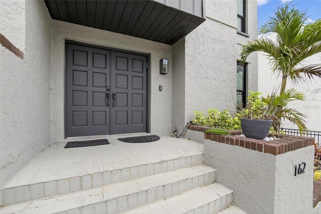 Foto del edificio - 162 E Davis Blvd