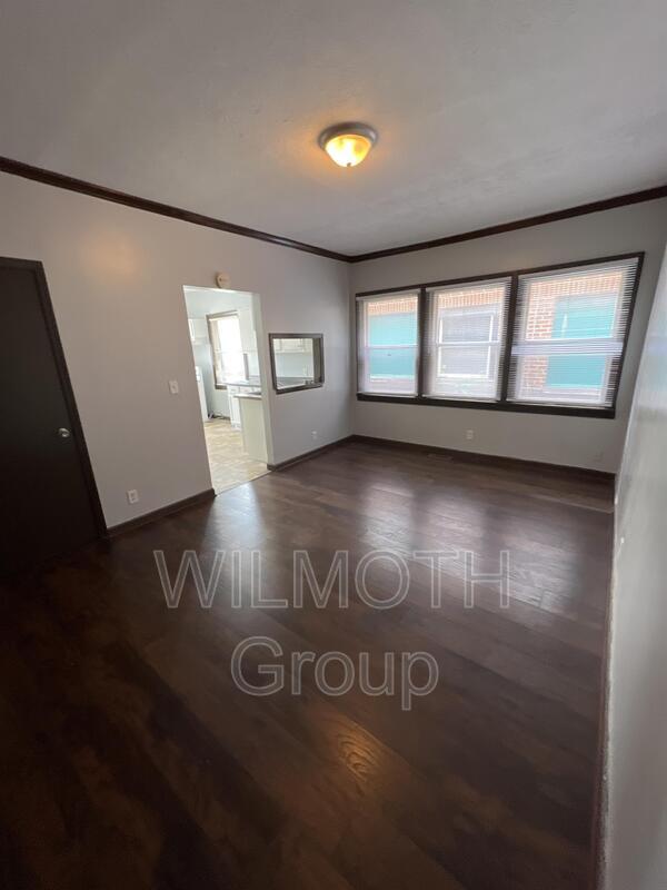 Building Photo - 43 W Fall Creek Pkwy S Dr