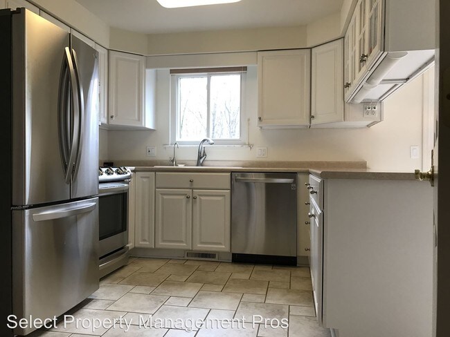 Foto del edificio - 15638 Auburn Rd