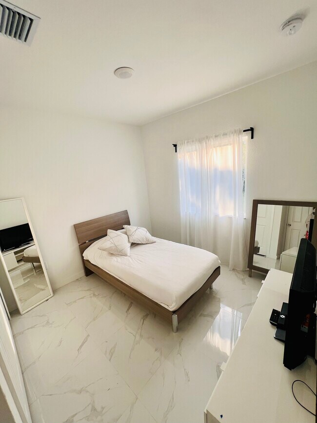 Foto del edificio - 5308 NW 29th Ave