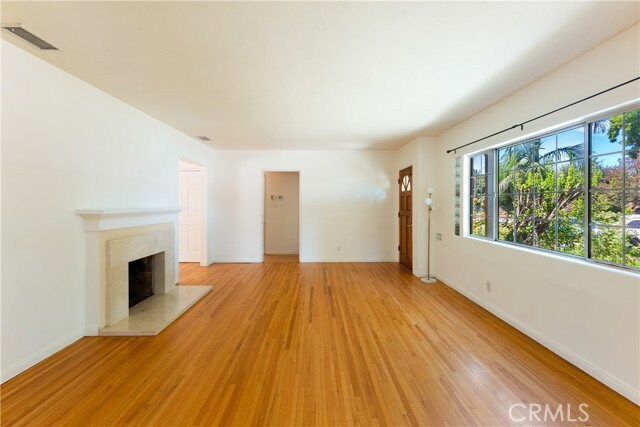 Building Photo - 4722 Ventura Canyon Ave