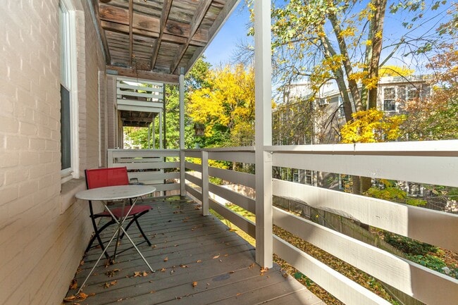 Building Photo - 268 Windsor St