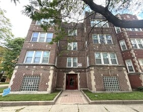 Building Photo - 7656 S East End Ave