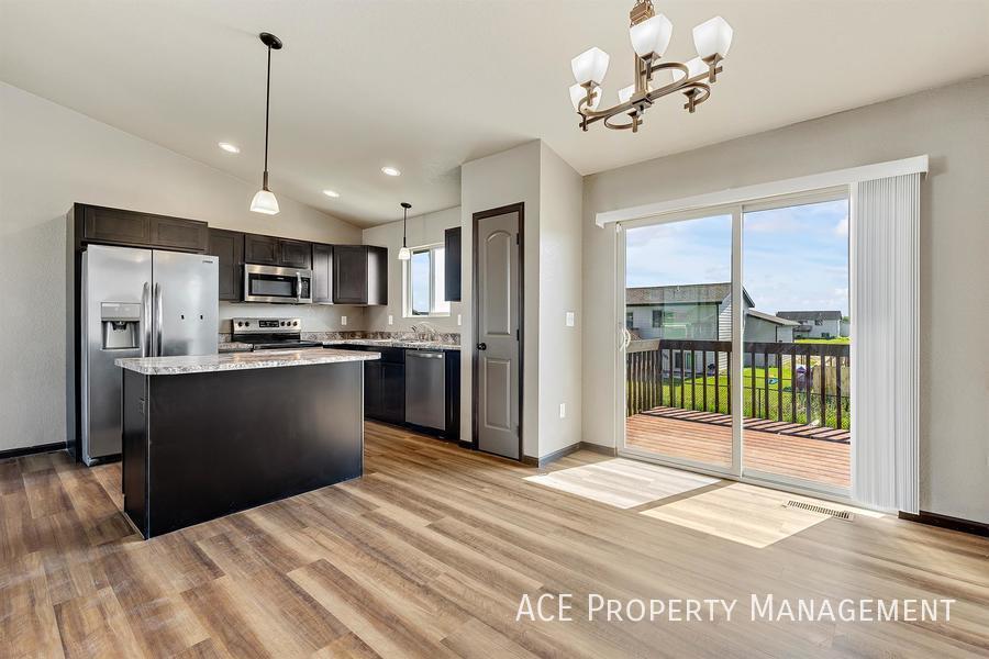 Foto principal - 656 Boswell Blvd