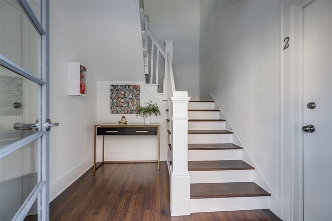 Building Photo - 601 Bomar St