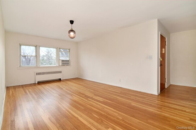 Foto del edificio - 140 N Broadway