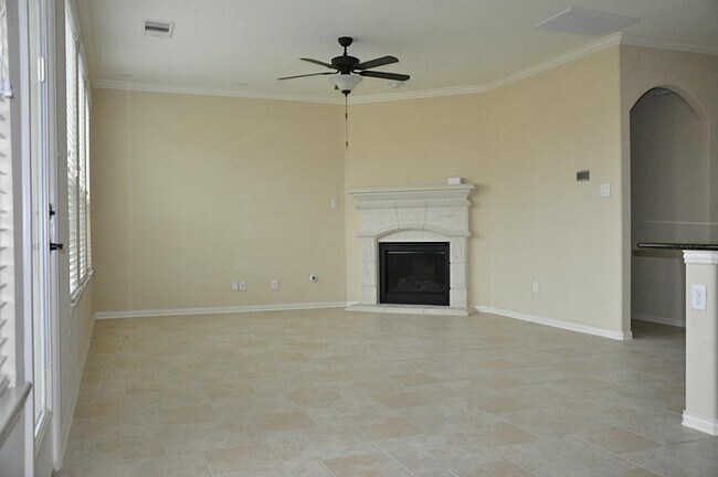 Foto del edificio - 18015 Tall Chestnut St