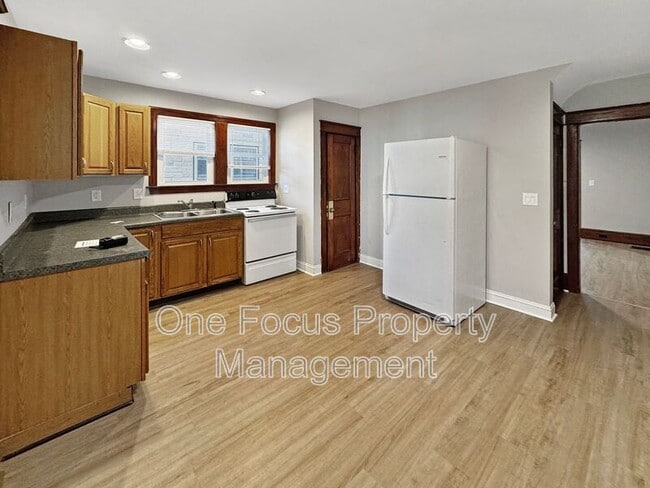 Building Photo - 1412 Park Ave