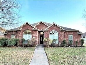 Building Photo - 1103 Miramar Ave