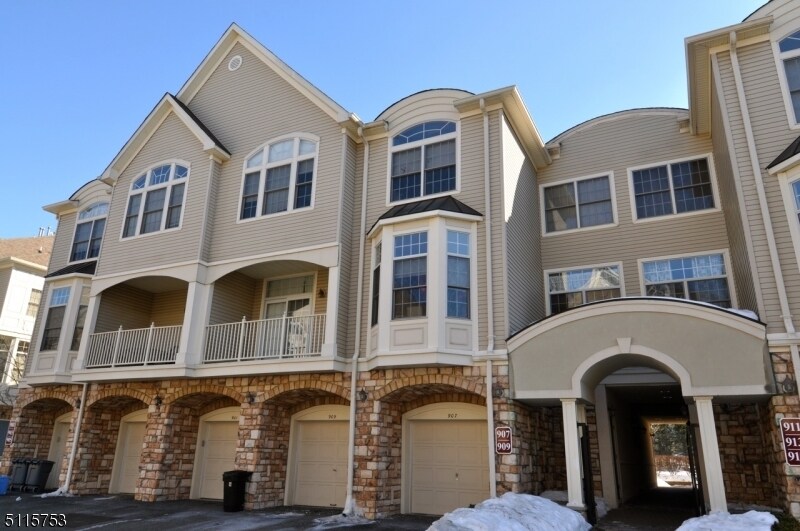 907 Kensington Ln Unit 907, Livingston, NJ 07039 Apartment for Rent
