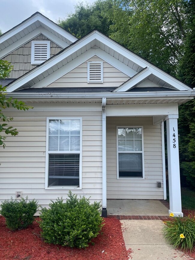 Building Photo - 1458 Harpers Inlet Dr