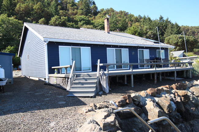 Building Photo - 27530 Sandy Shores Dr SW