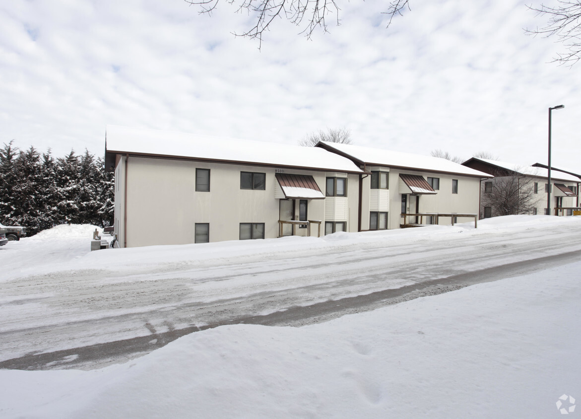 Building Photo - College View Apartments