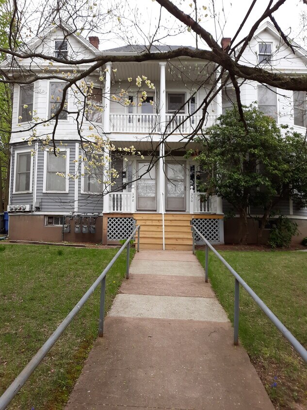Primary Photo - 350 Center St