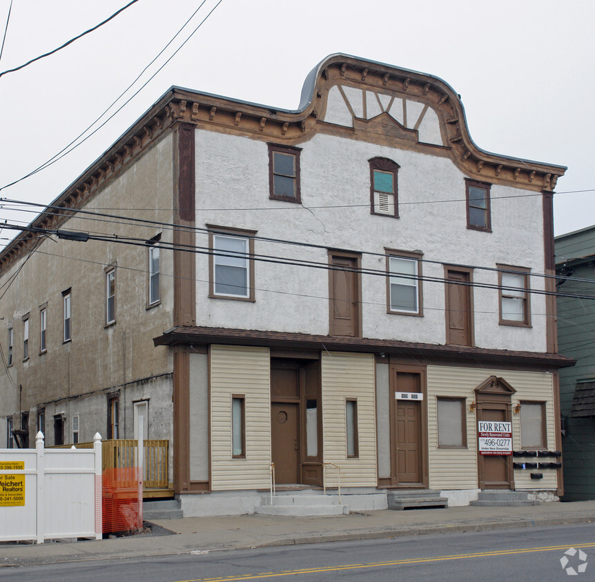 Primary Photo - 1029-1031 Main St