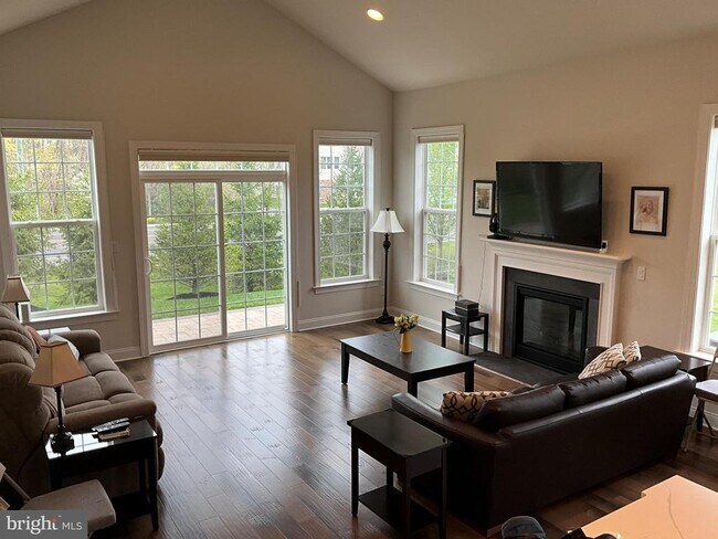 Building Photo - 1712 Sunflower Way