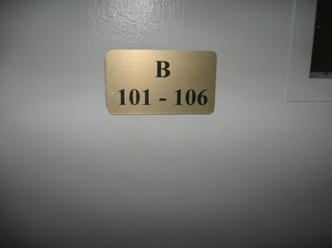 Foto del edificio - 13950 E Oxford Plz