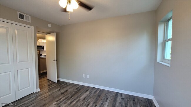 Foto del edificio - 425 SW 47th Terrace