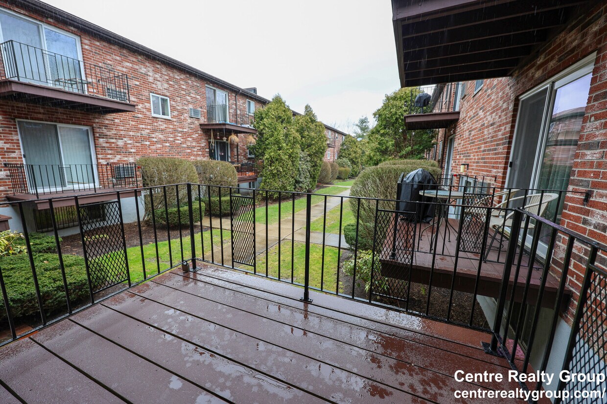 35 Westgate Rd, Boston College, MA 02467 Apartments in Boston College