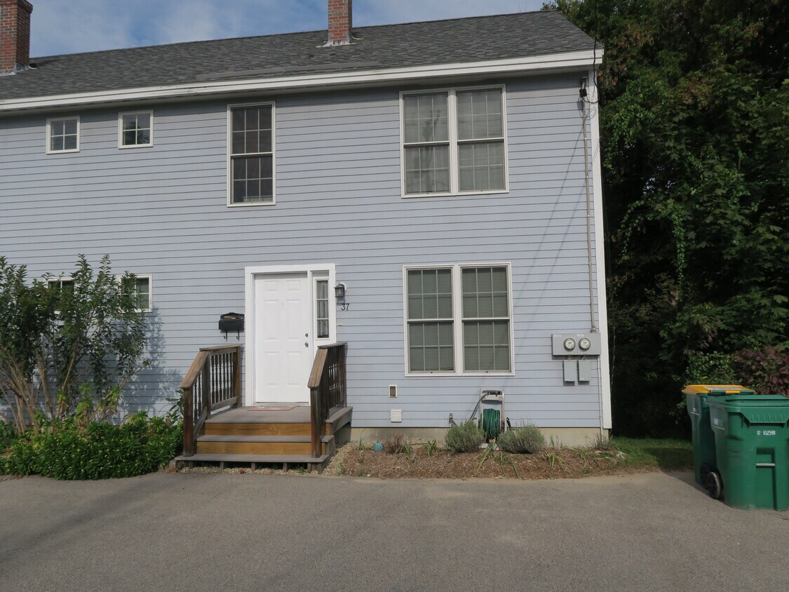 Primary Photo - 46 Pickering Rd