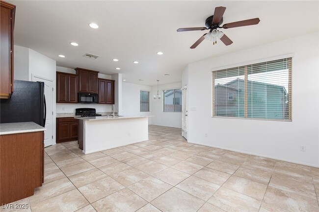 Building Photo - 888 Royal Amethyst Way