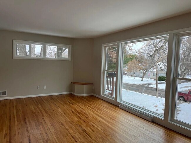 Foto del edificio - 416 Stillwater Ave W