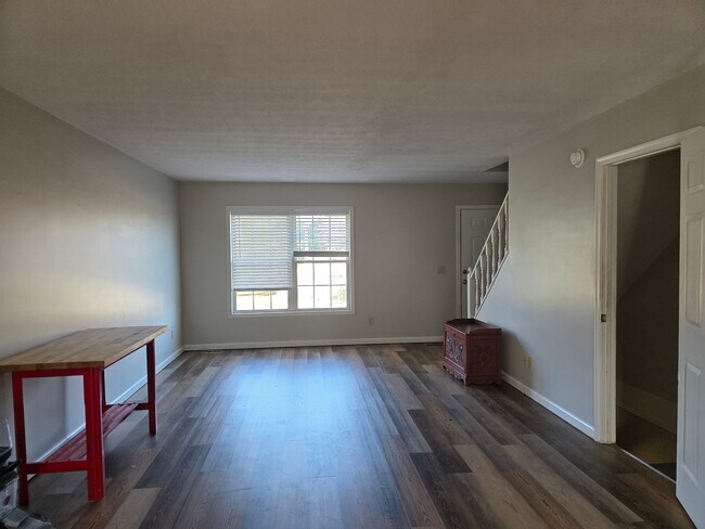 Primer piso - 2215 Reservoir St