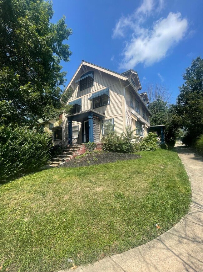 Foto del edificio - 3169 Redwood Rd.