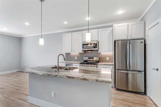 Building Photo - 4316 Hartford St