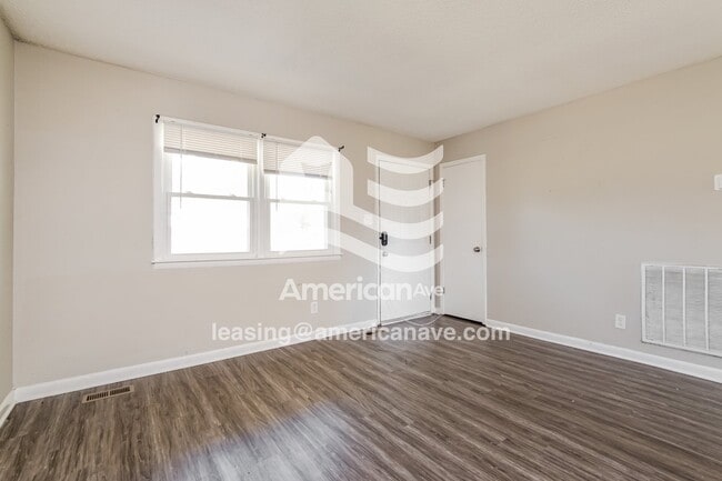 Building Photo - 3349 Vardaman Ave