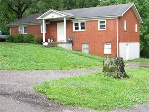 Building Photo - 1122 Evelyn Dr
