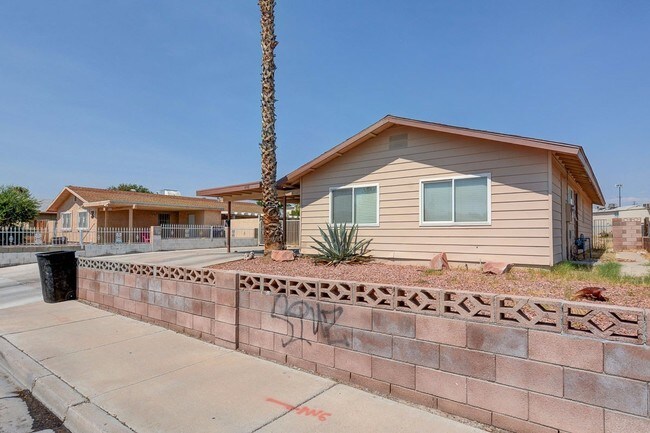 Building Photo - 4748 Terra Linda Ave