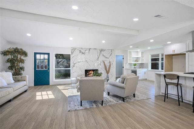Building Photo - 2400 Bengal Ln