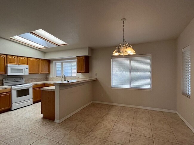 Foto del edificio - 3 Bedroom - 2 Bath Home