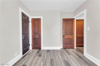 Building Photo - 10602 Langton Ave