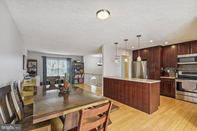 Building Photo - 1705 Remington Dr
