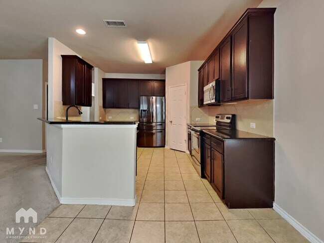 Foto del edificio - 1417 Castle Creek Dr
