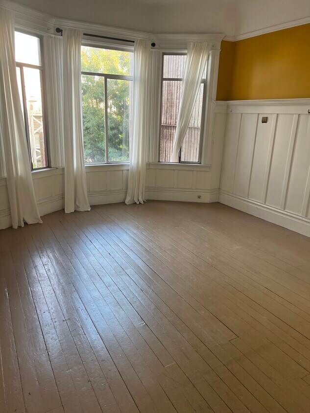 Some view, nice neighborhood - 2433 Folsom St