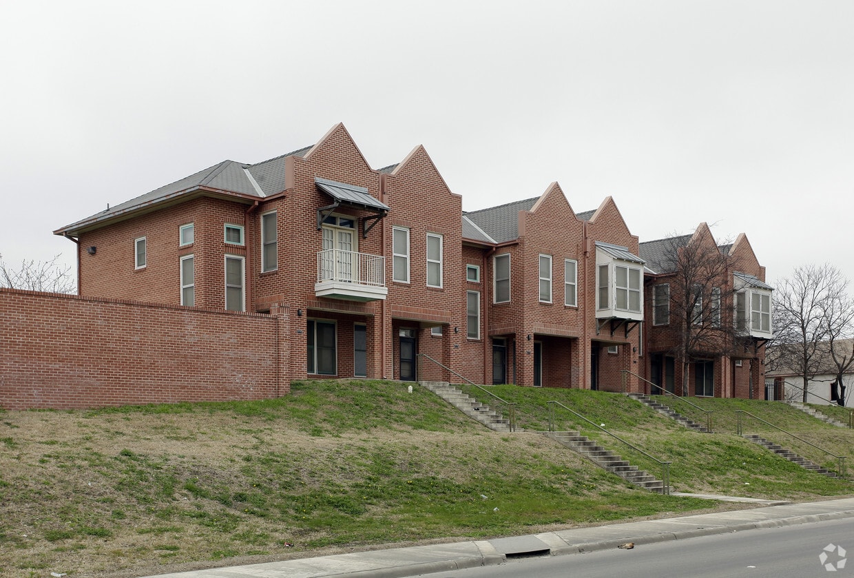 Primary Photo - Springview North