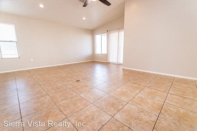 Building Photo - 4 br, 2 bath House - 4685 Big Bend St