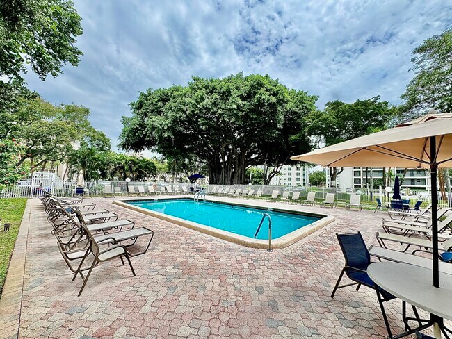 Foto del edificio - 2671 S Course Dr