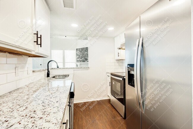 Building Photo - 2 br, 1.5 bath Duplex - 2744 Countryside Ln