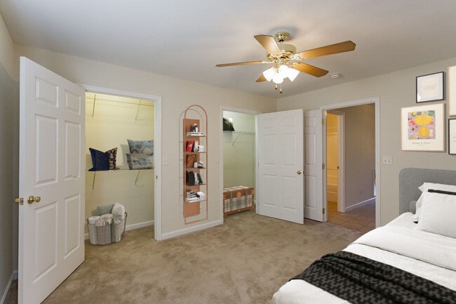 Building Photo - Home Place Apartments
