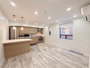 Building Photo - 240 Durie St