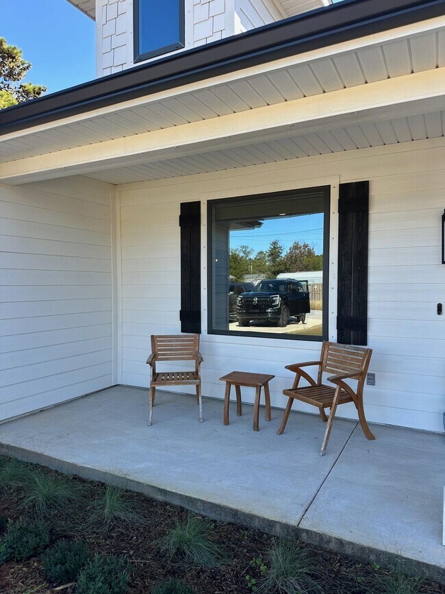 Foto del edificio - 4819 Whitewood Rd