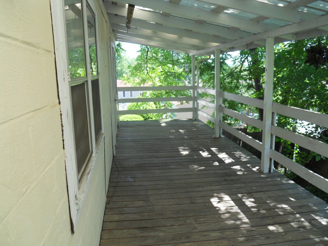 604 15th St NW Unit Apt A, Charlottesville, VA 22903 Room for Rent