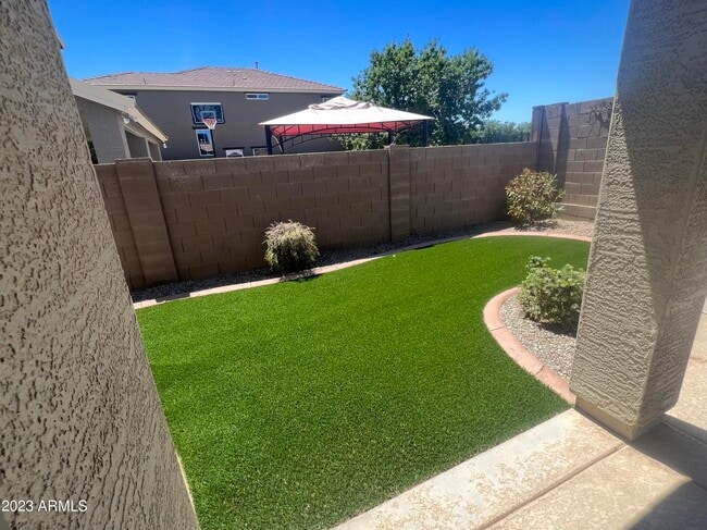 Foto del edificio - 11740 N 148th Ave